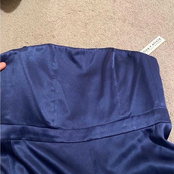 Alice + Olivia Athena Jumpsuit SZ 4 NWT - Picture 9 of 10